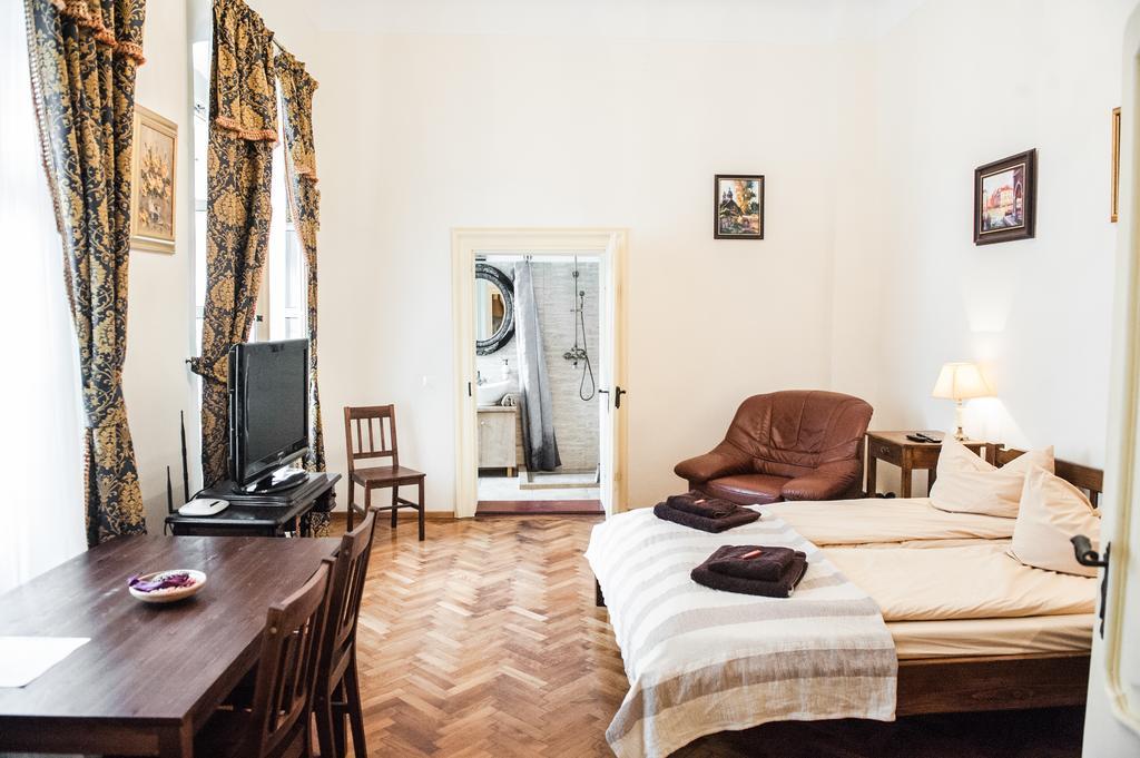 Brukenthal Central Apartments Hermannstadt Zimmer foto