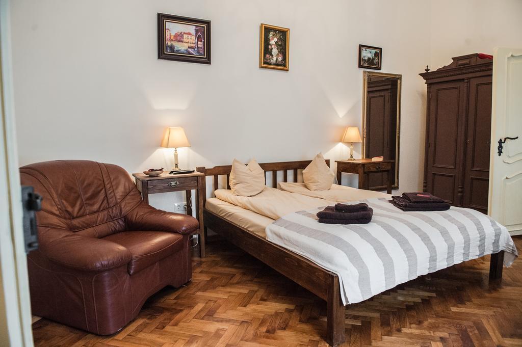 Brukenthal Central Apartments Hermannstadt Zimmer foto